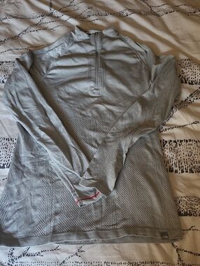 The North Face Light Grey Mens Base   Layer M-L